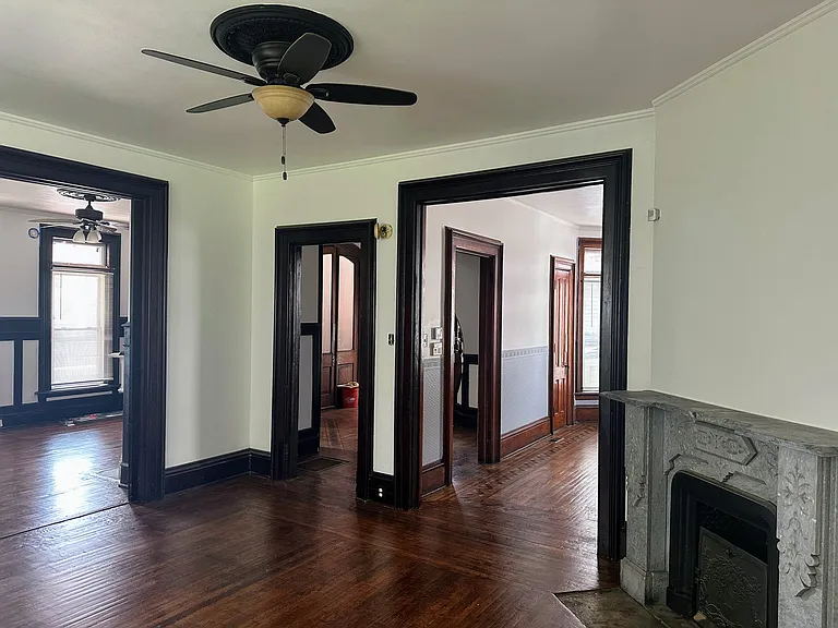 1624 N Van Buren St — Photo 9