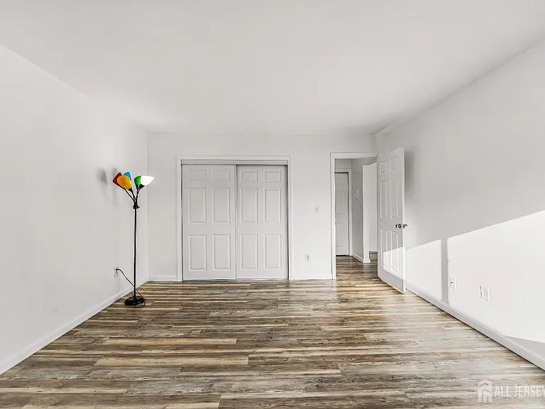 128 Cricket Ln — Photo 15