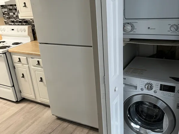 1057 Old Denbigh Blvd, Newport News, VA 23602