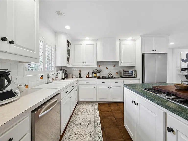 319 Tynebridge Ln — Photo 6
