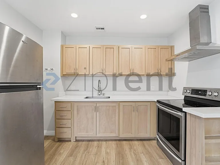 1031 E Roosevelt St #A — Photo 13