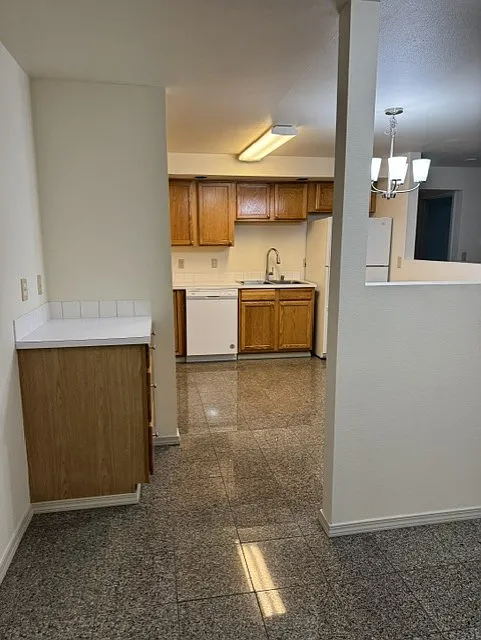 2 bed, 850 sqft, $1,650 — Photo 4