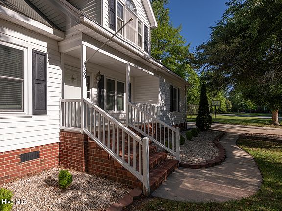 3rd image of 830 Driftwood Drive