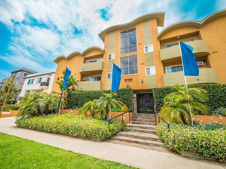 1179 Crenshaw Blvd — Photo 45