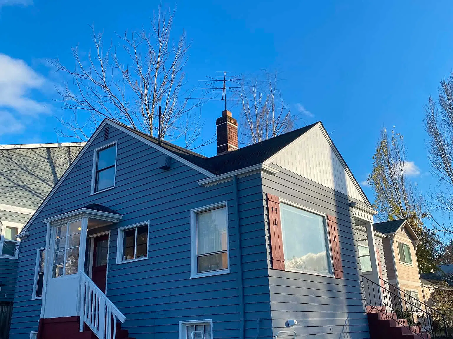 5 bed, 2160 sqft, $675 — Photo 1