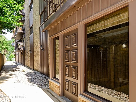2nd image of 6233 N Niagara Ave APT 2C