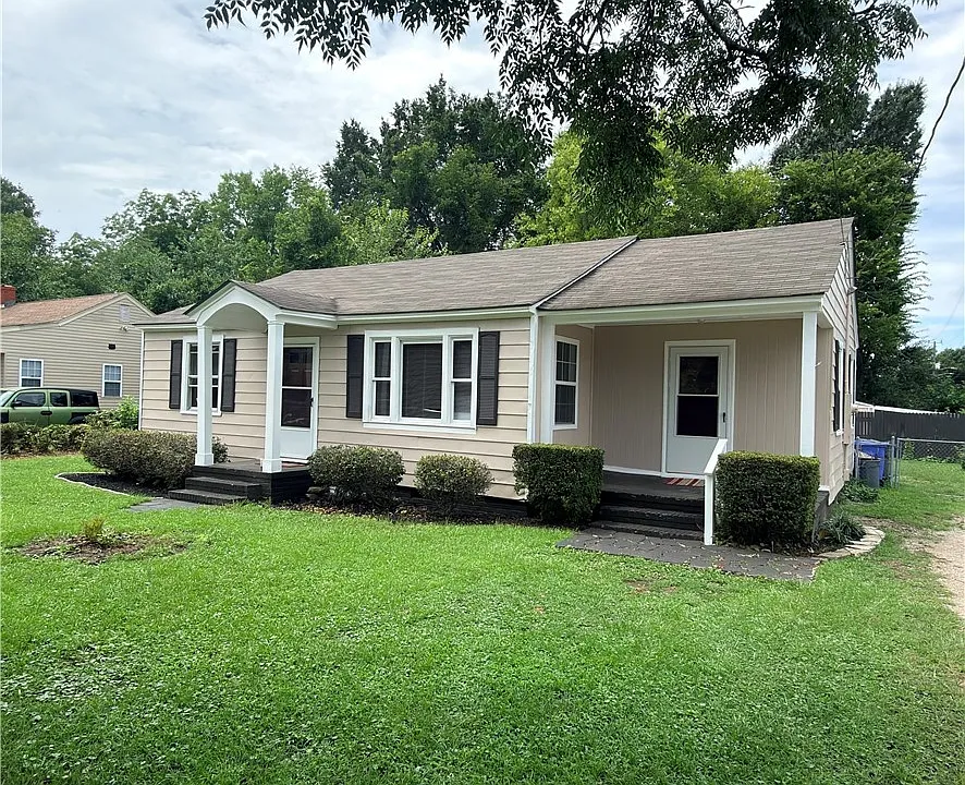 200 Roxie Ave