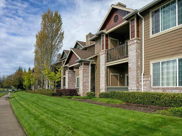Grove at Orenco Station Apartments — Photo 44