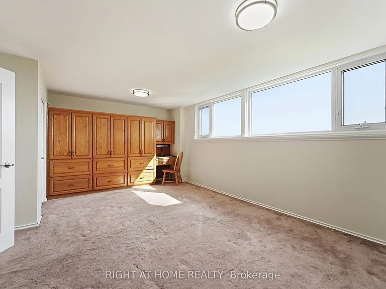 240 Scarlett Rd #2011 — Photo 10