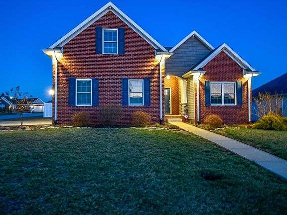 2nd image of 3411 Braewick Dr