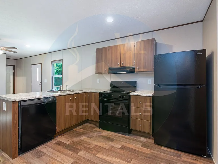 1043 Dillsboro Rd — Photo 9