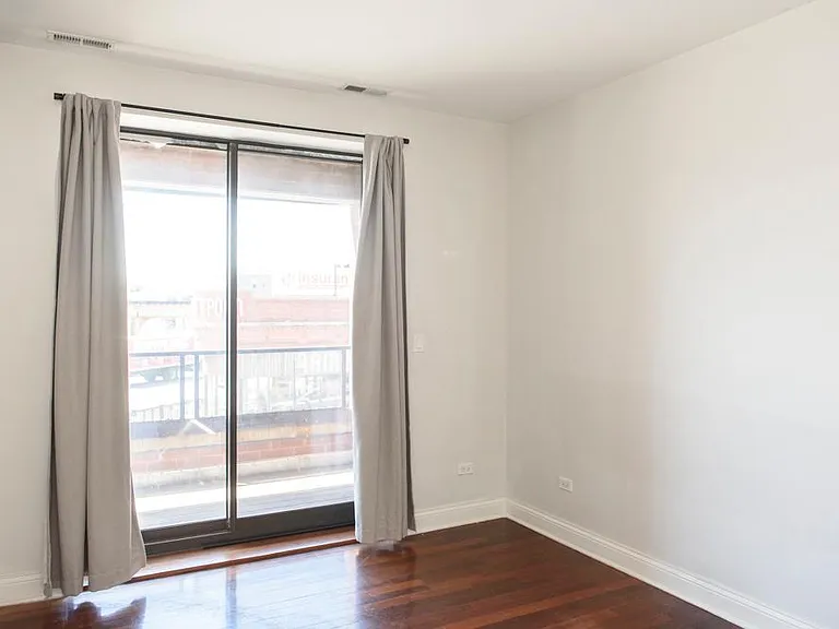 2407 N Milwaukee Ave — Photo 13
