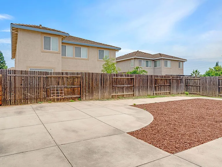 8739 Whitehouse Rd — Photo 52