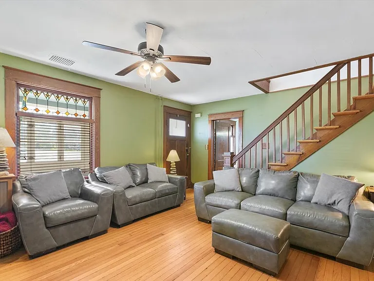 271 Delaware Ave — Photo 5