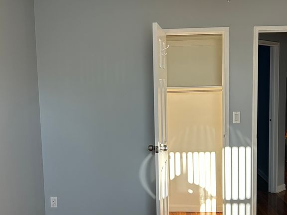 5th image of 942 E 85th St Floor 3