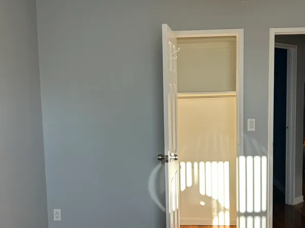 942 East 85th Street image 9 of 12