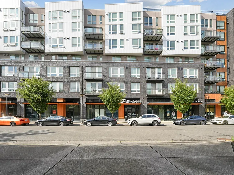 Blends modern living with urban convenience.