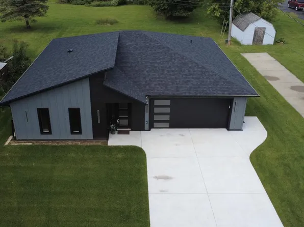 460 West 1st Street, Richland Center, WI 53581