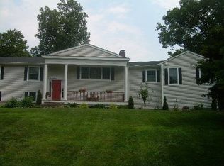15 Oakwood Ct, Norwalk, CT 06850