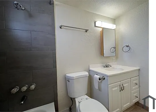 901 E Pierce St #5 — Photo 10