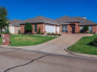 22 N Shore Cir, Waco, TX 76708