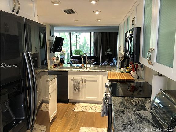 2nd image of 2821 SW 87th Ave APT 811