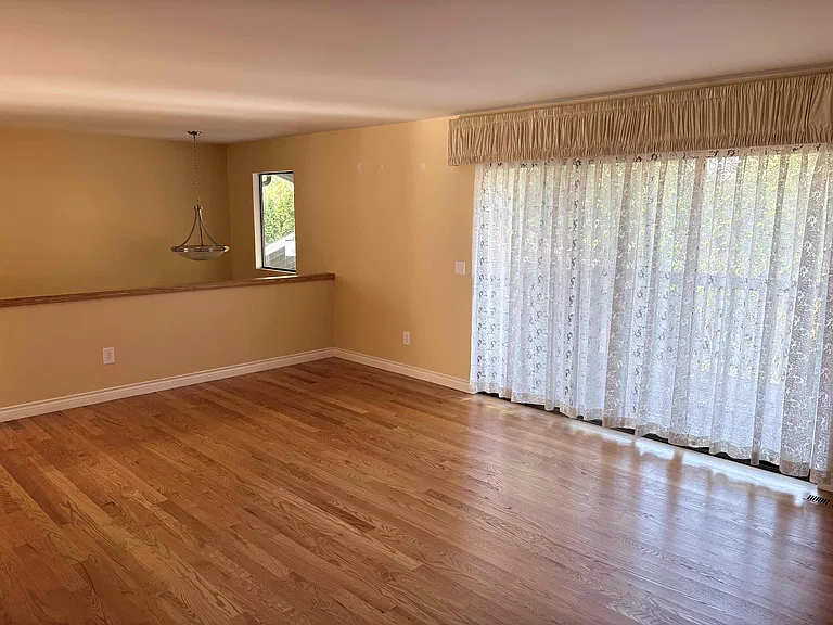 10215 SE 6th St — Photo 8