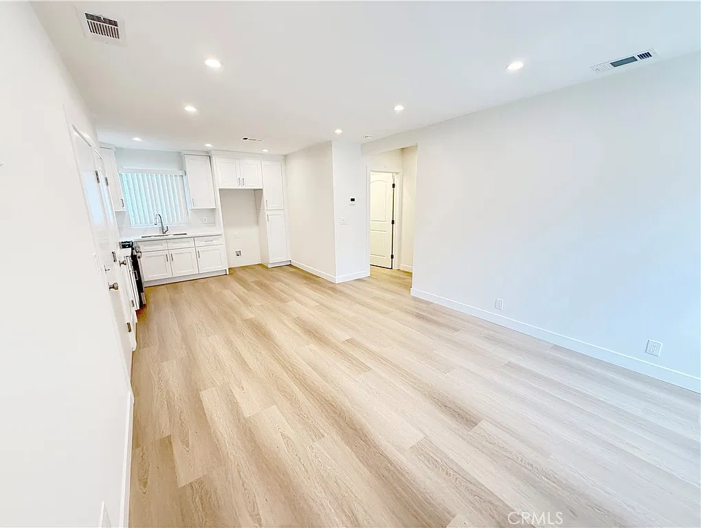 1 bed, 620 sqft, $2,295 — Photo 2