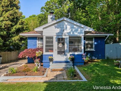 315 Mabel St NW, Comstock Park, MI, 49321
