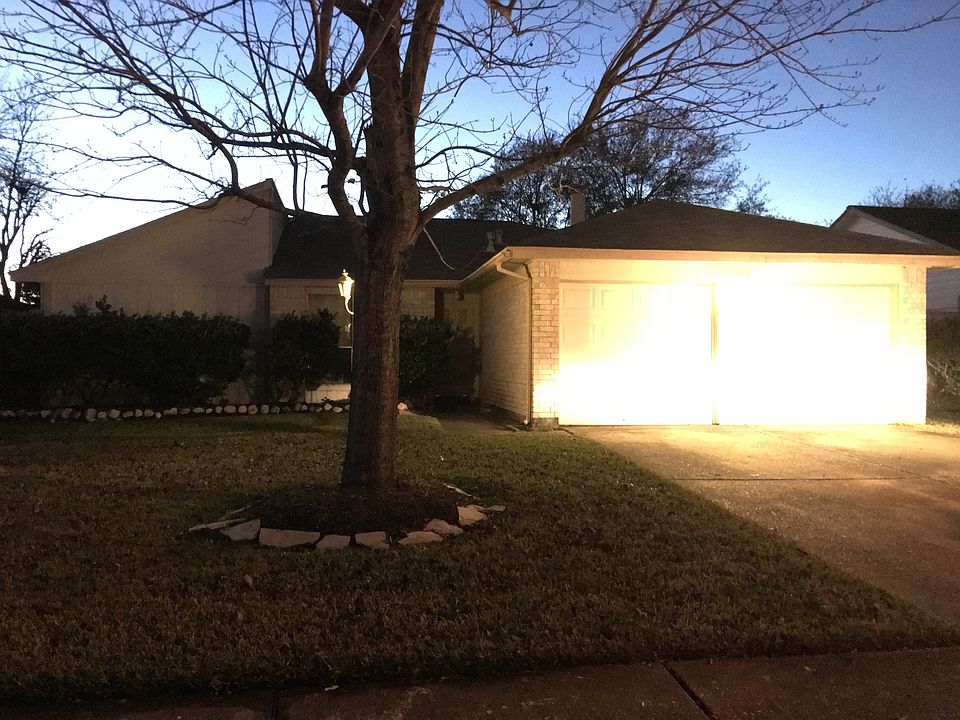 1st image of 1322 Canyon Springs Dr