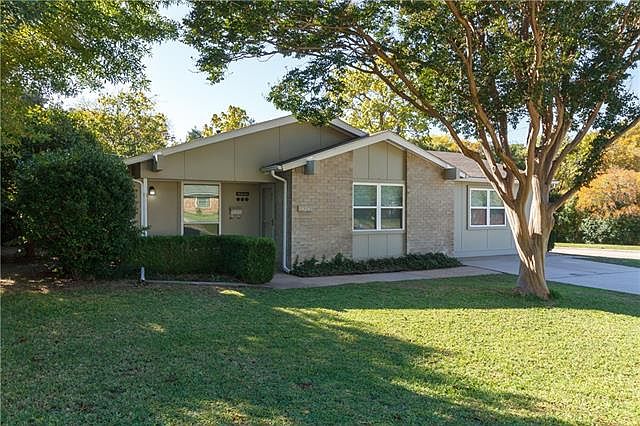 1st image of 1424 Meadowcrest Dr