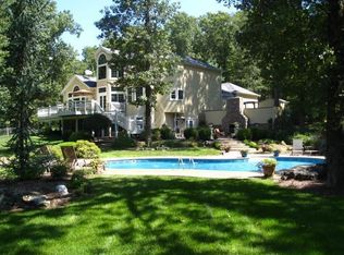 1957 W Mackenzies Way, Nixa, MO 65714