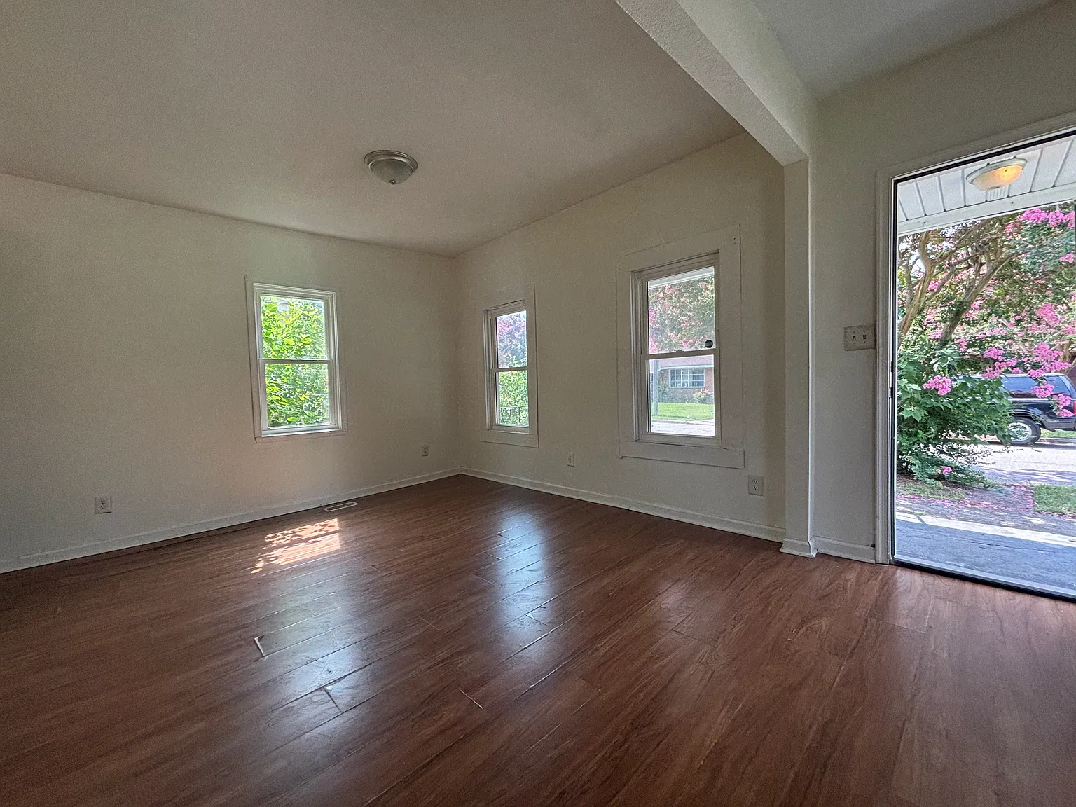 2 bed, 985 sqft, $1,485 — Photo 2