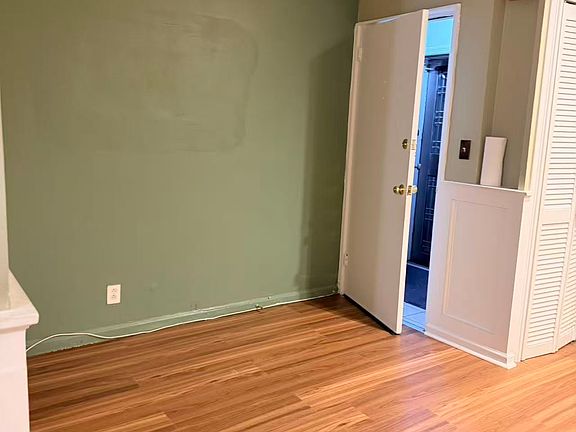3rd image of 11714 9th Ave #2
