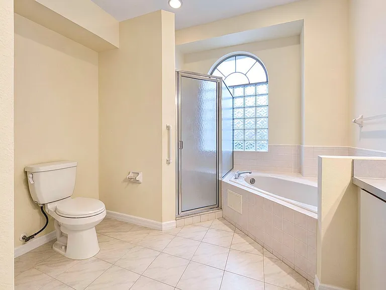 7047 Hazeltine Cir — Photo 11
