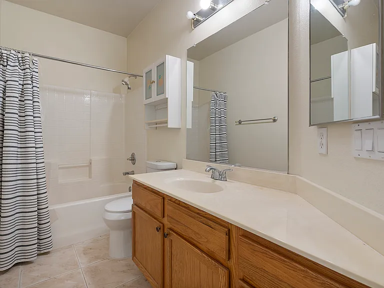 2620 Maybrook Dr — Photo 10