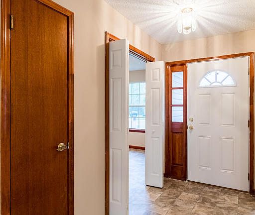 4th image of 10887 Copper Creek Ct