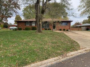 224 Chevy Chase Dr, Belleville, IL