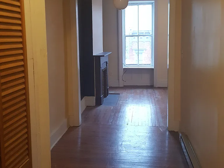 4 Irving Pl #3 — Photo 6
