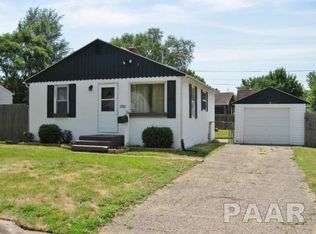 1506 Loretta St, Pekin, IL