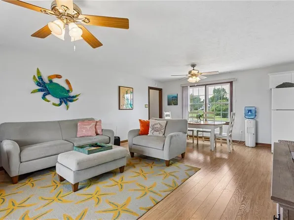 481 Jackson Dr, Deltaville, VA 23043