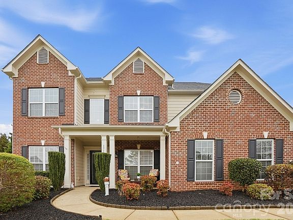 4th image of 1710 Laurel Hill Dr