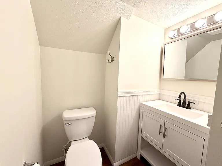 359 N 100 W #4 — Photo 5
