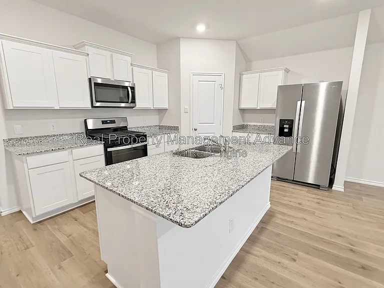 1629 Topaz Trl — Photo 7