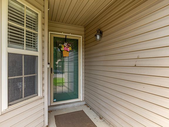 4th image of 1229 Melody Ln