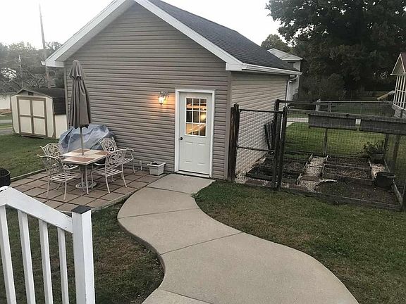 Garage/Patio/Enclosed Garden