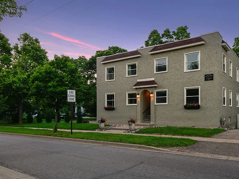 613 Wayzata Blvd E — Photo 19