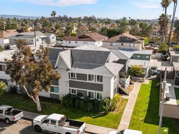 1033 Valencia St, Costa Mesa, CA 92626