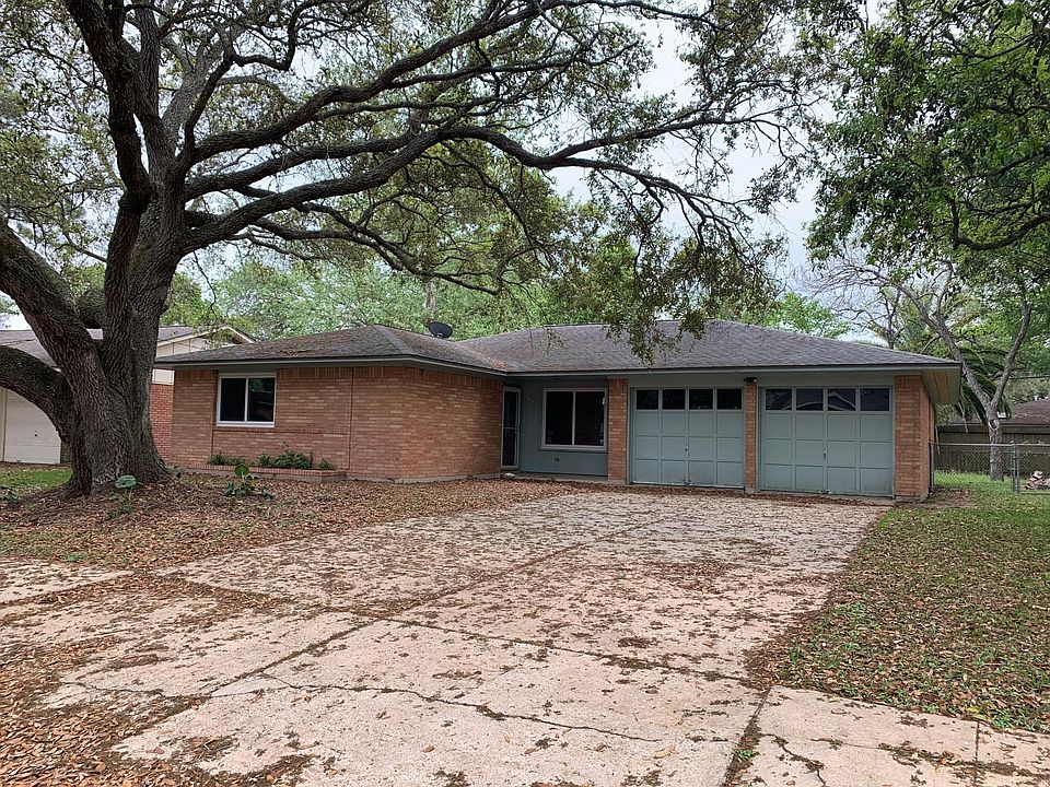 1st image of 2004 Sandlewood Dr