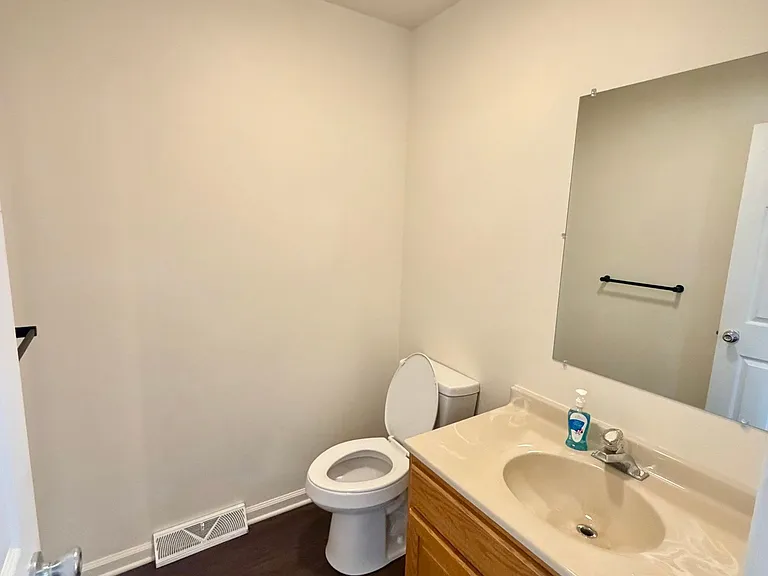 33 Park View Dr — Photo 8